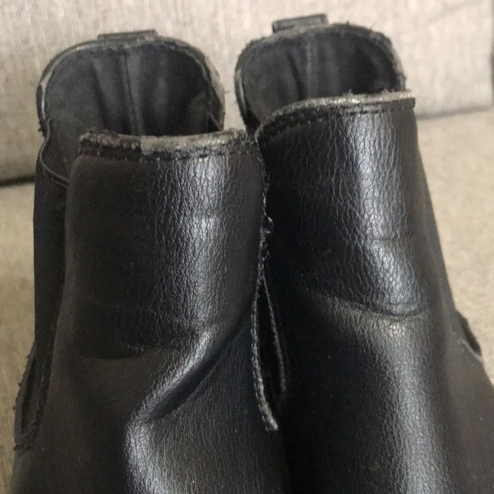 Soda Black Chelsea Boots - Picture 8 of 8